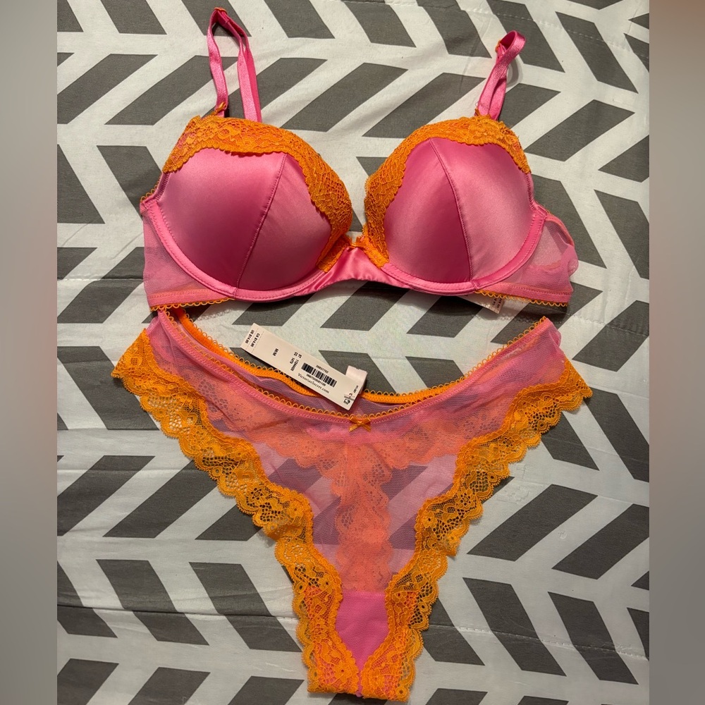 Victoria’s secret bra/pantie set
